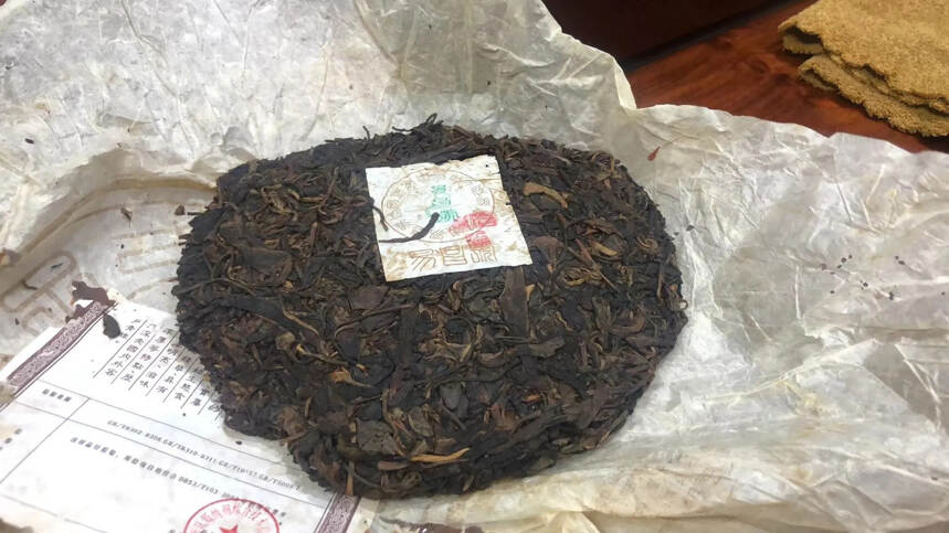 05年易昌号精品生茶
紧压度适中，仓储高香
杯底蜜香