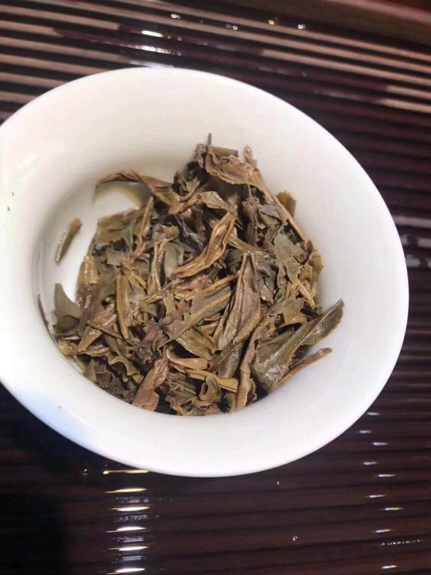 06年勐海乔木早春饼茶特级品生茶380克，香甜等级高