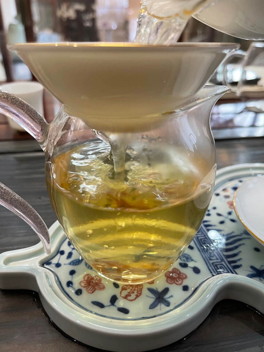 龙珠生茶系列。
2021年大雪山单株野生茶龙珠，7克