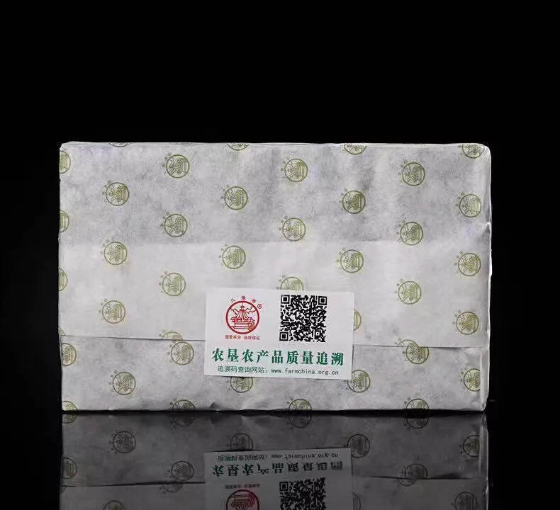 一款典型的“布朗味”生茶砖2019八角亭生砖，250