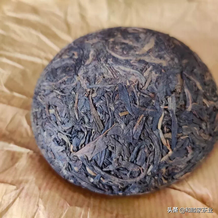 90年代花园茶厂沱茶
选用云南地区大叶种晒青茶，采用