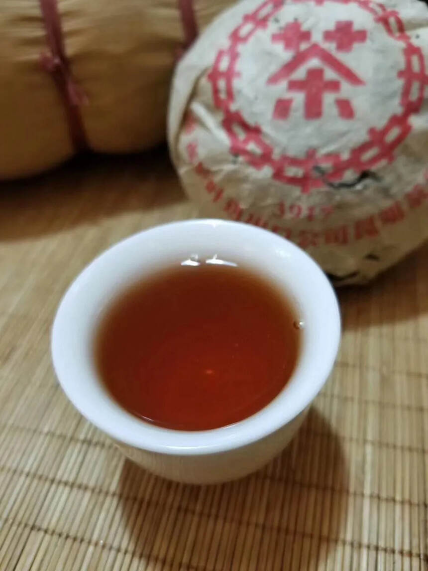 喝多了手直接会抖
93年3917沱茶顶级生茶，内外一