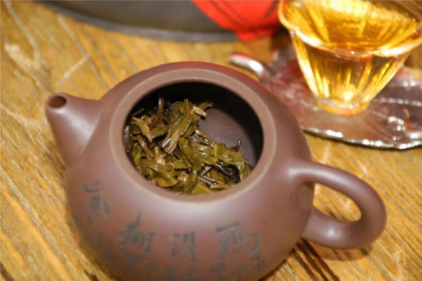 2005年老茶，梅子箐古树生茶散茶。偶然所得，惊艳开