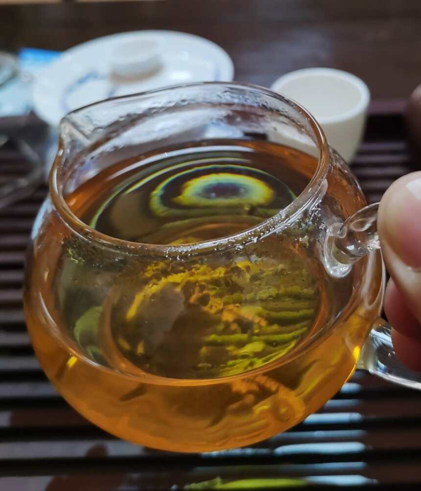 八角亭班章古茶王
2006年
班章古茶王选用勐海班章