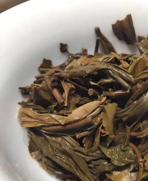 ??

98年橙中橙黄印老生茶，布朗纯料金印古树！茶