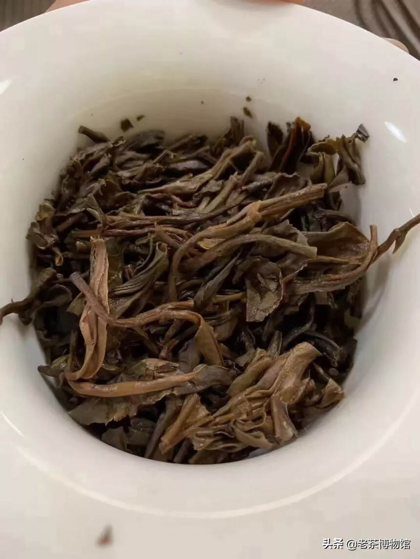 2010年大茶仓 无量山老树茶，380克/片，7片/