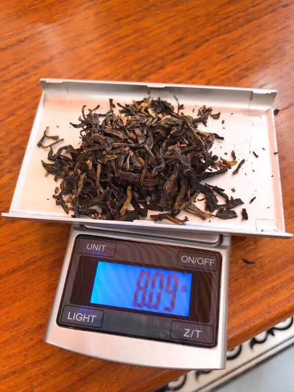 少量精品！
班章拼配干仓老生茶357克，04年班章生