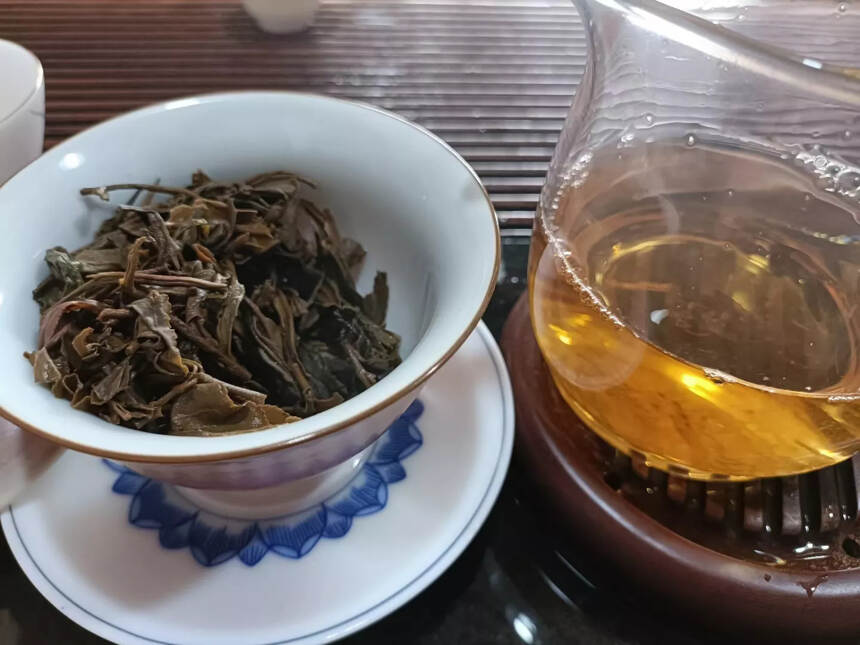 2008年班章茶厂大白菜（二星）
南京国环有机认证：