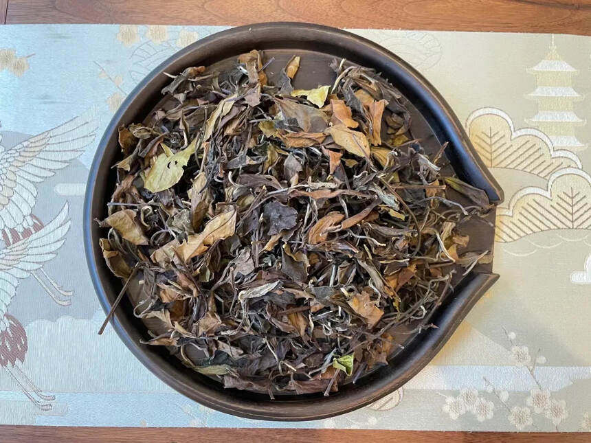 2015年福鼎白茶寿眉散茶，不炒不揉，自然萎凋，日晒