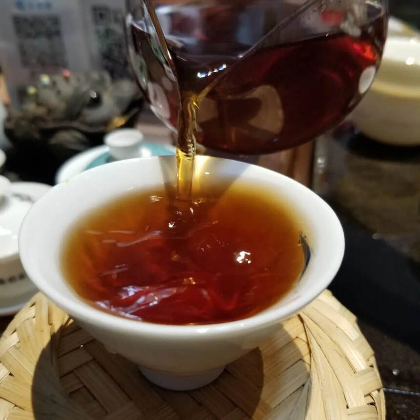 茶头茶头，茶中“刺头”！
你想把压扁就压扁，想搓圆就