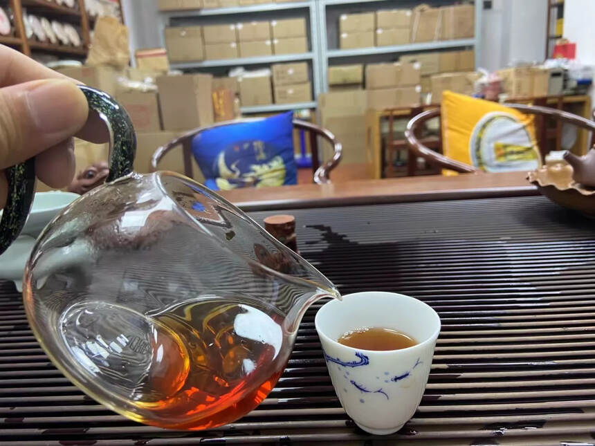 喝喝三十多年起药香的老生散茶（非港仓）#普洱茶#