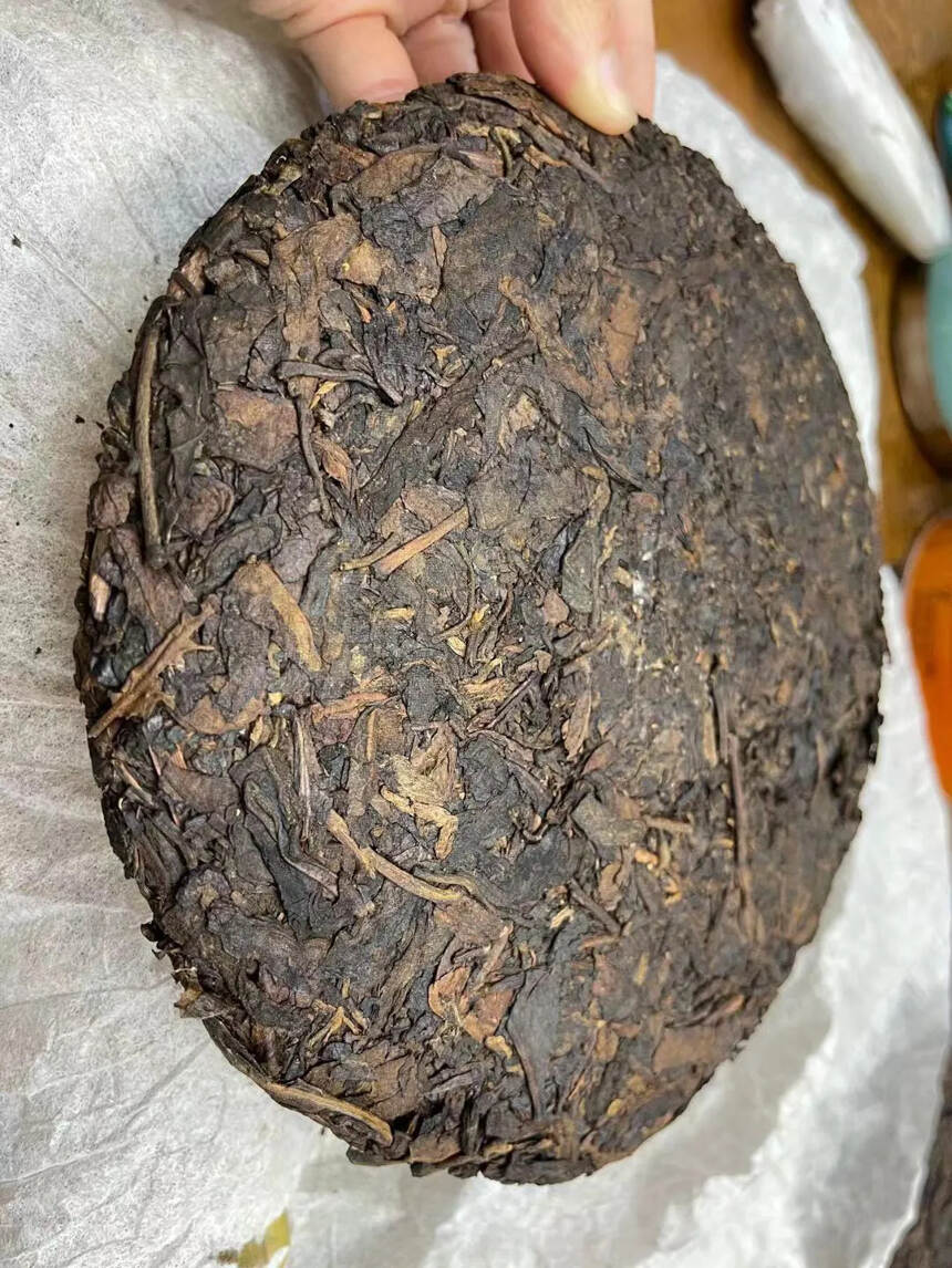 好茶，90年代易武野生茶药香饼生茶，药香甘甜。