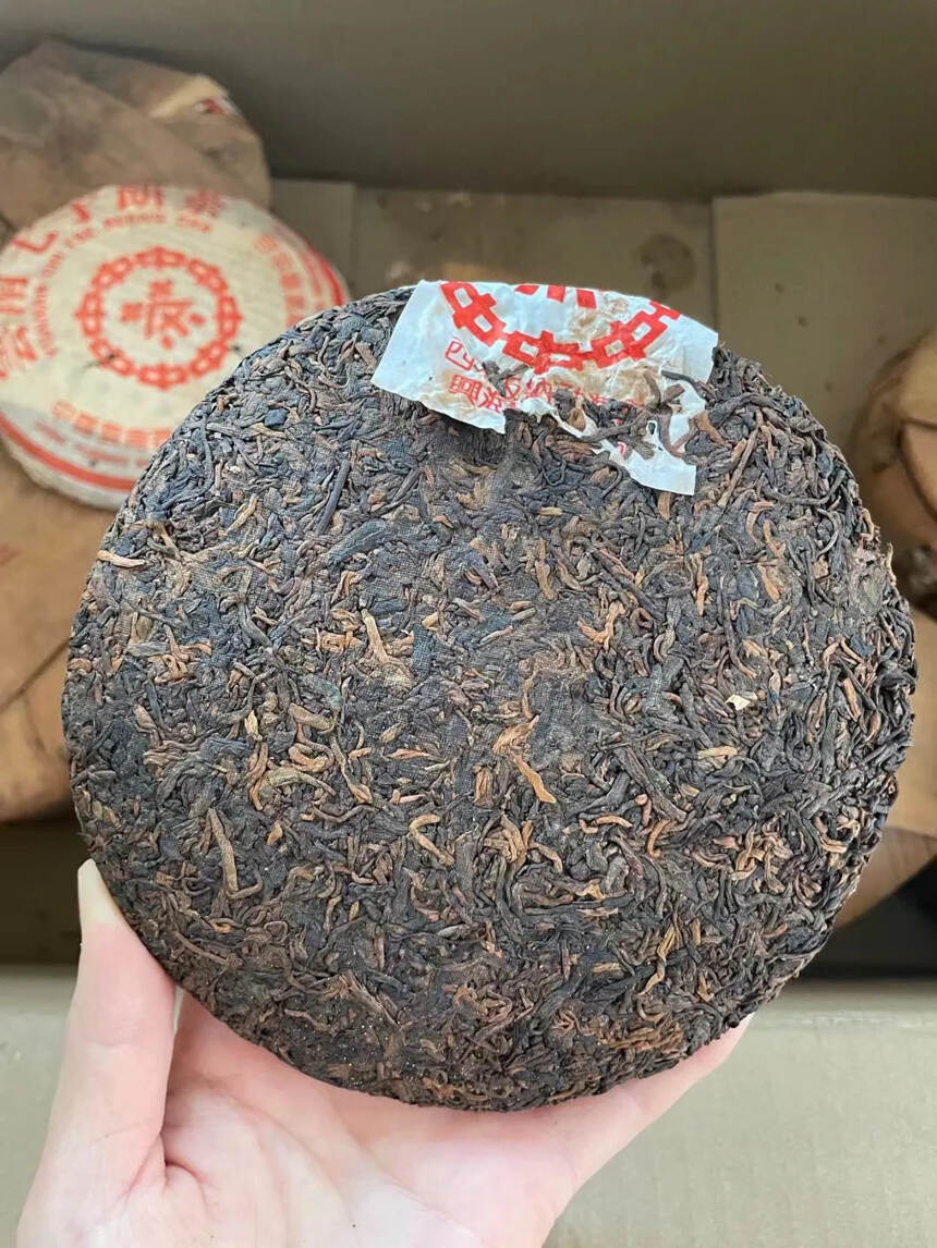 高级熟饼！
2003年兴海茶厂，班章宫廷普饼，里外一