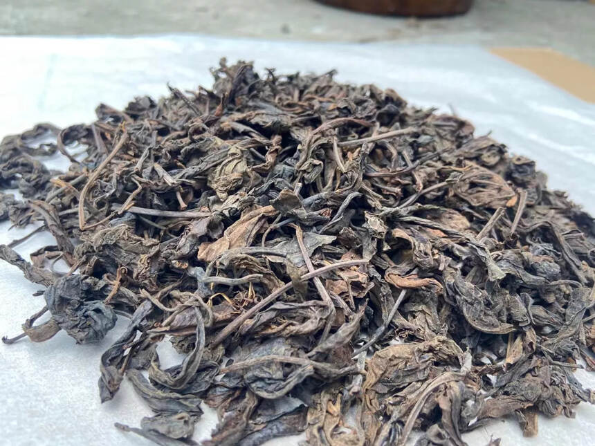喝喝三十多年起药香的老生散茶（非港仓）#普洱茶#