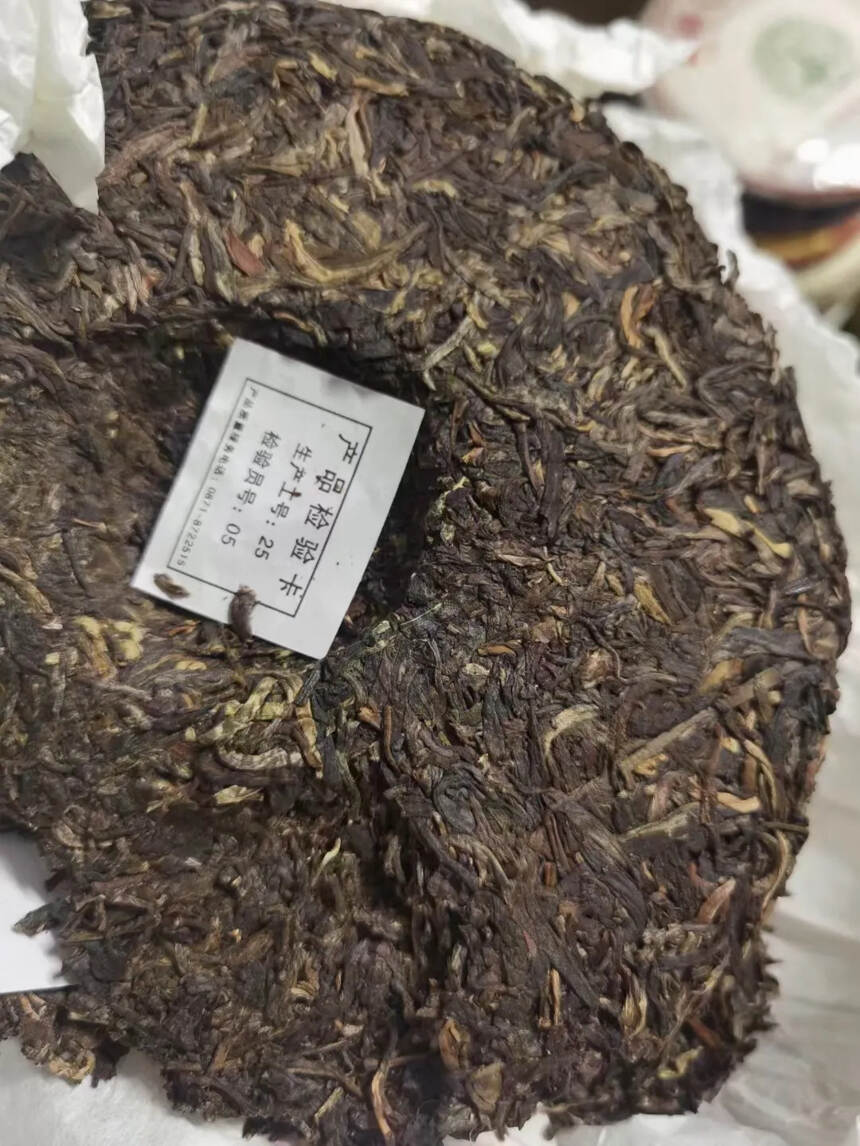 2009年老同志生态饼茶
纯昆明仓。汤浓强甘醇，细腻