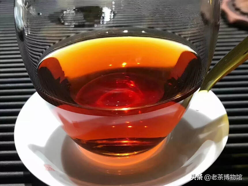 一九九三年中茶公司500克老熟茶砖来袭[庆祝]
生茶