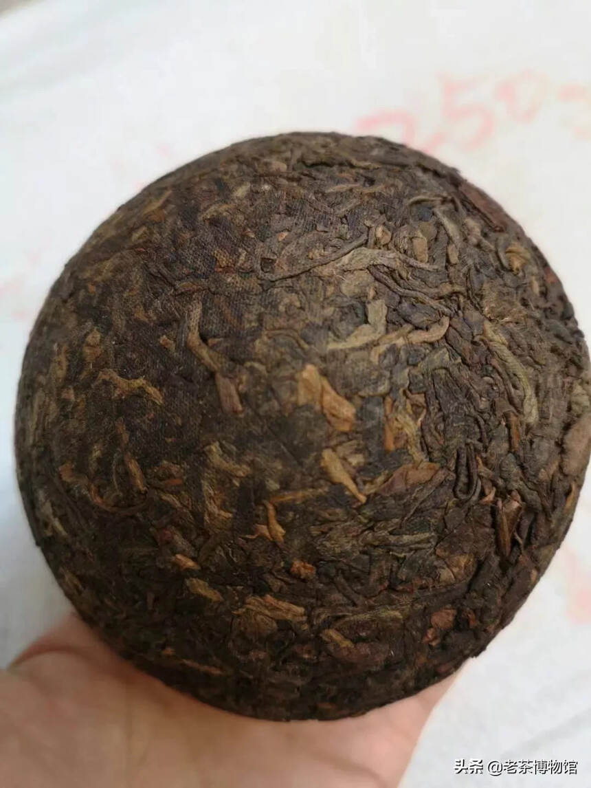 2005年私人珍藏熟沱，250克一个
口感醇厚饱满，