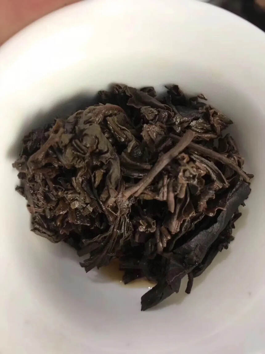 茶质干净，茶味十足！
90年代省公司7542青饼，茶