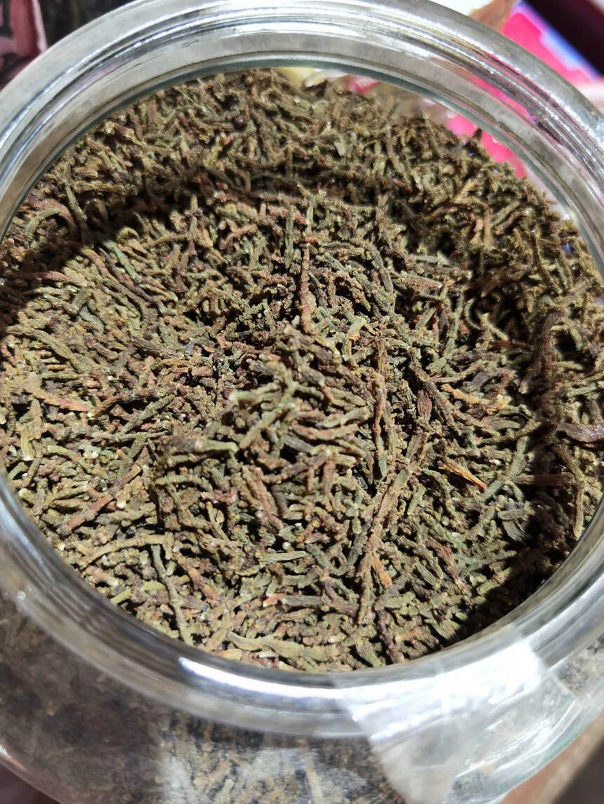 景迈螃蟹脚，均匀芽头。汤厚甘甜，煮着喝更甜。炖鸡喝汤