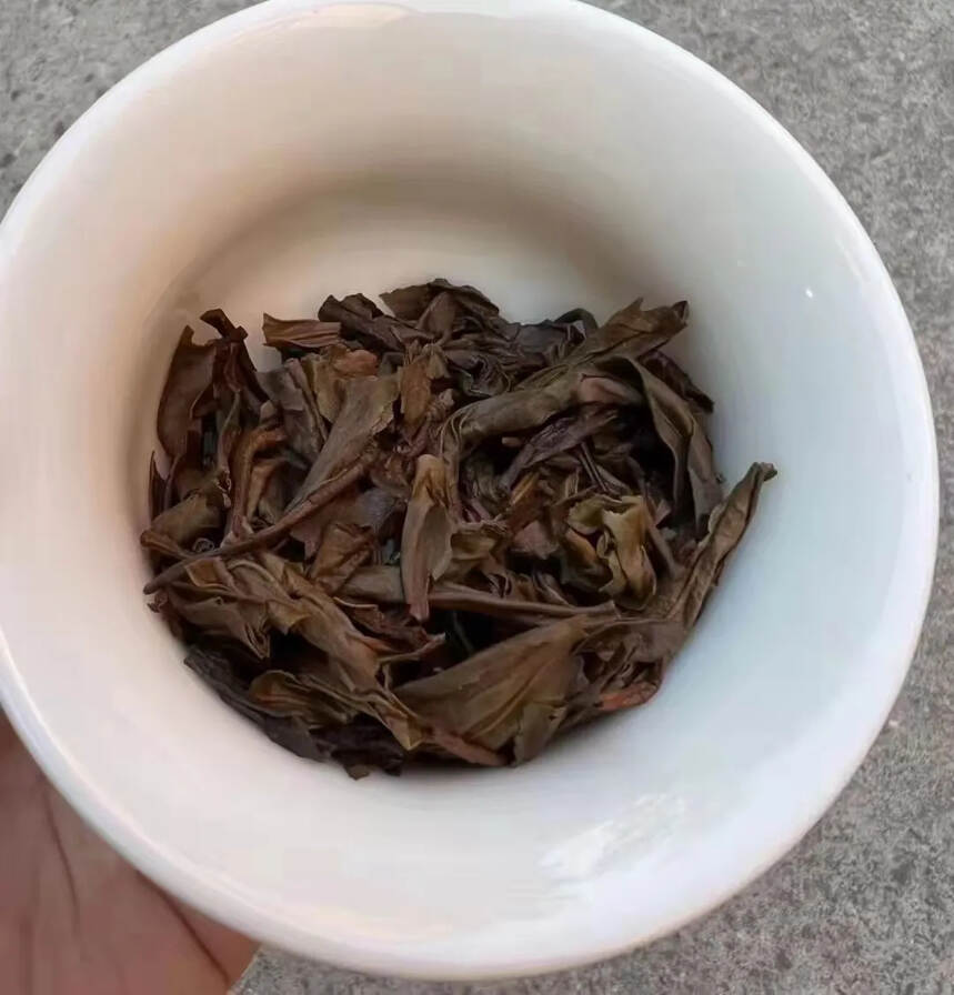 2003年千年茶树王思茅千家寨生饼
规格:357克/