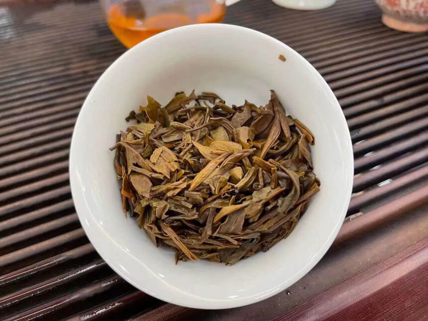 ??04年茶科所云茶饼，十八年陈化，由云南省农业科学