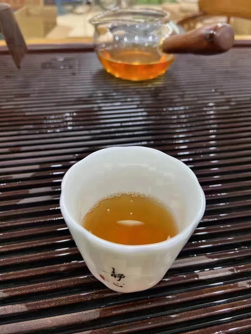 08年冰岛古树沱茶250克，一条4沱一件21条，
高