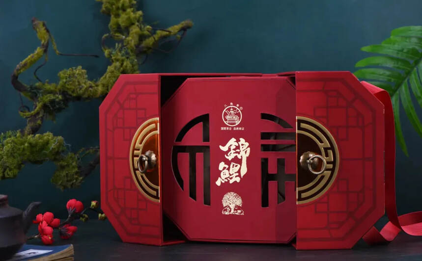 2020年八角亭锦鲤的一提外箱，堪称一派皇家宫苑的贵