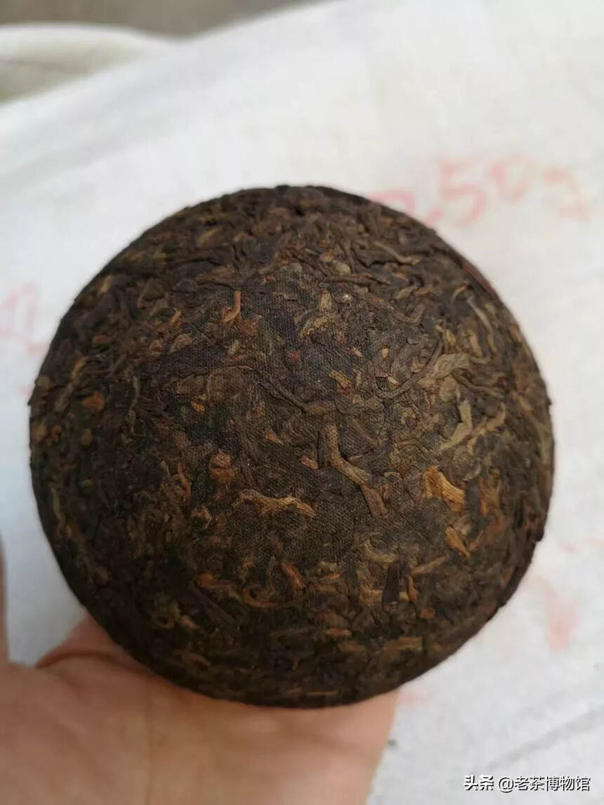 2005年私人珍藏熟沱，250克一个
口感醇厚饱满，