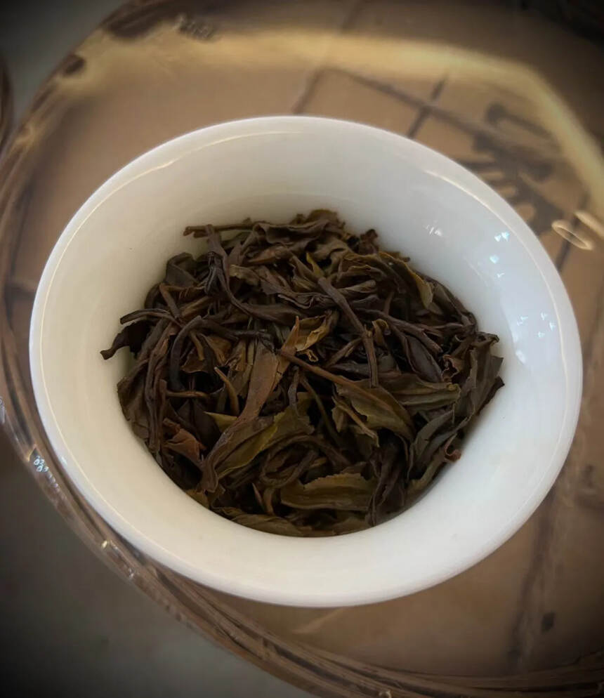 泡一盏定心凝神！
2005年易武刮风寨竹篮茶，精选易