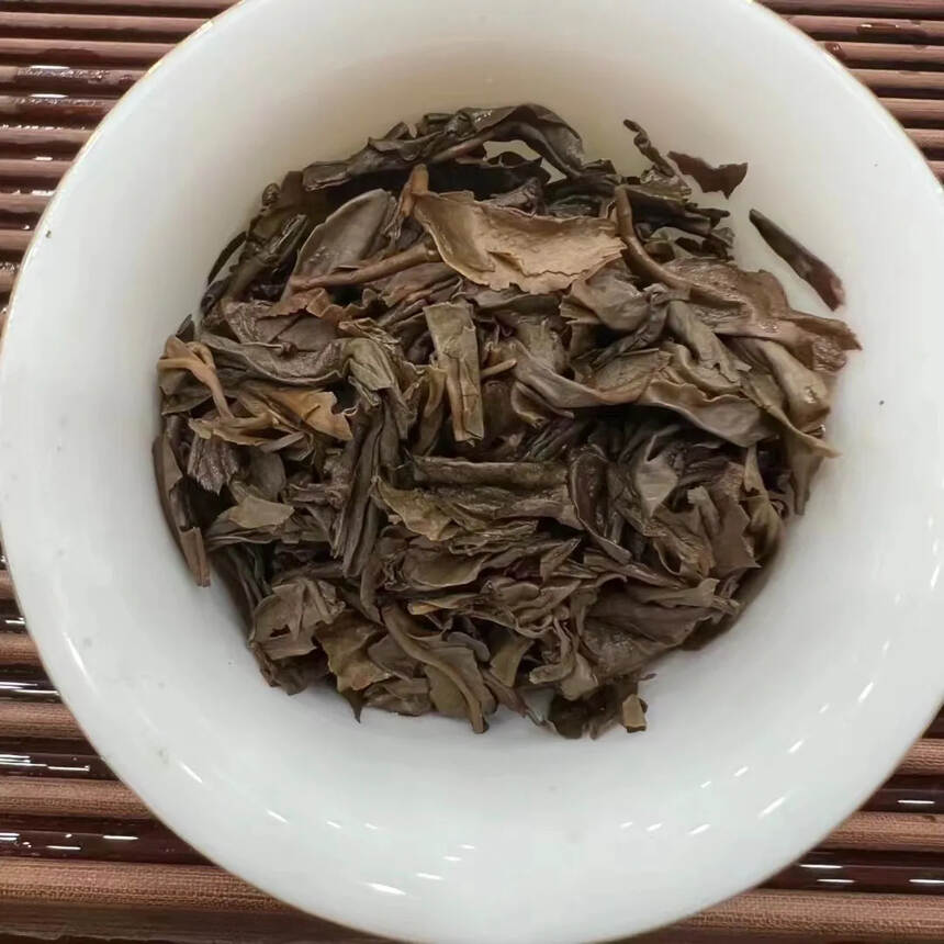 2008年南峤茶厂，勐海孔雀班章茶砖，一砖2000克