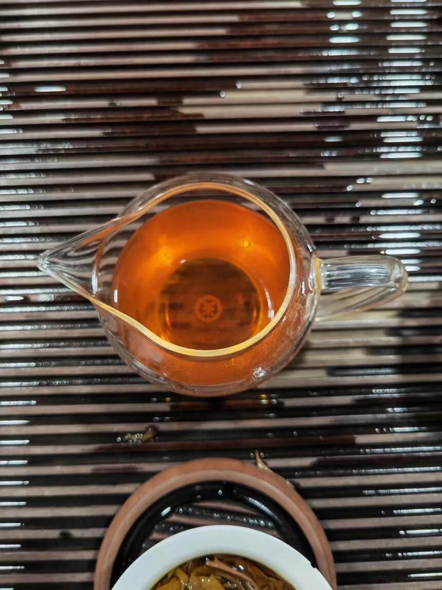 2010年易武老寨美人瓜生茶，一个足足重1公斤，
茶