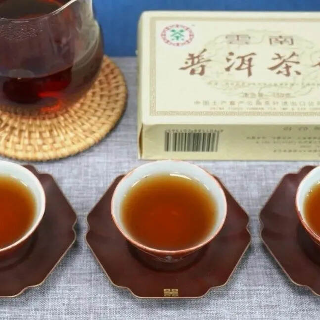 2006年中茶T8371熟茶砖