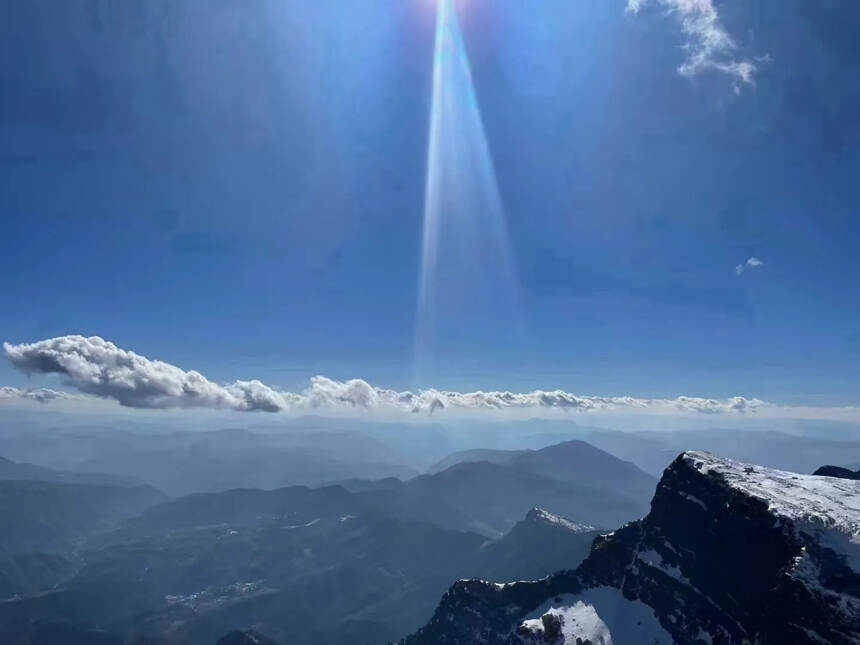 大自然的鬼斧神工—轿子雪山