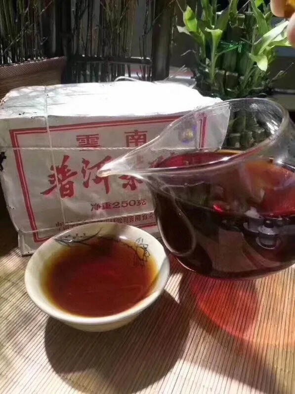 89年中茶7581熟砖 干仓，一款老茶砖 250克