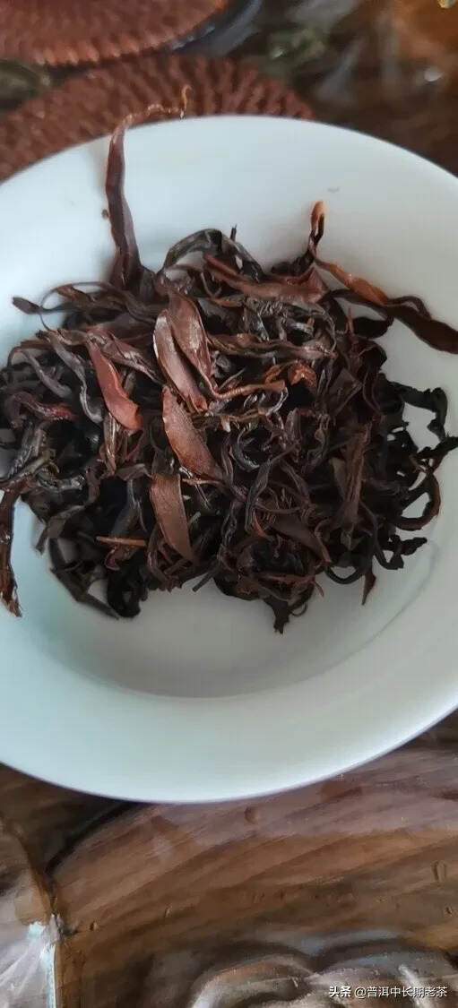 云南大雪山野生古树红茶，千年以上的古茶，香甜，蜂蜜香