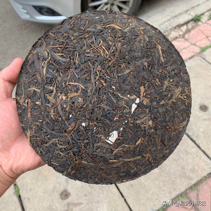 99年艺术字绿印昆明铁饼生茶#茶生活# 
耐泡甘甜纯