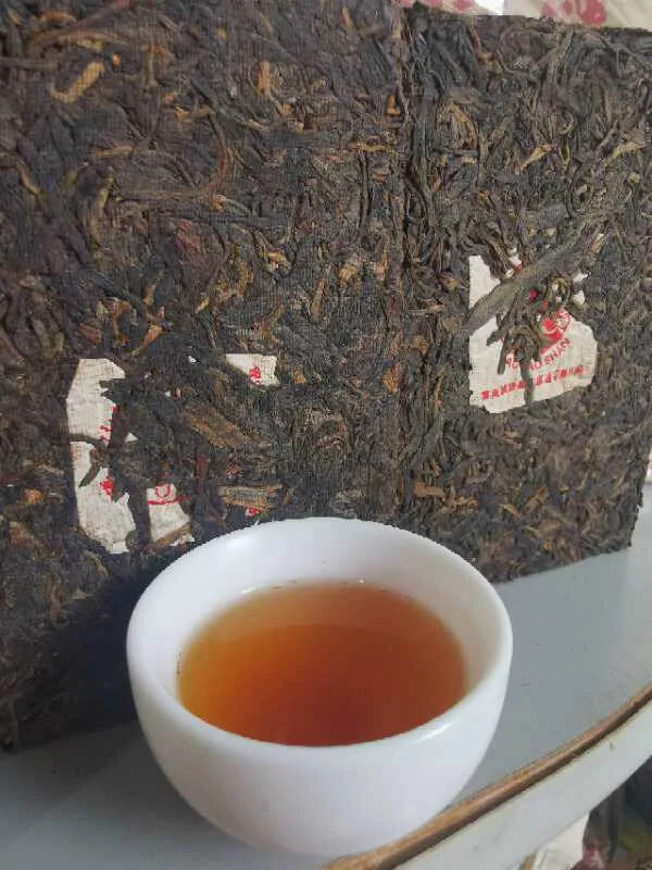 99年薄刀山云南青砖生茶，干香气扬，在昆明仓库巳封存