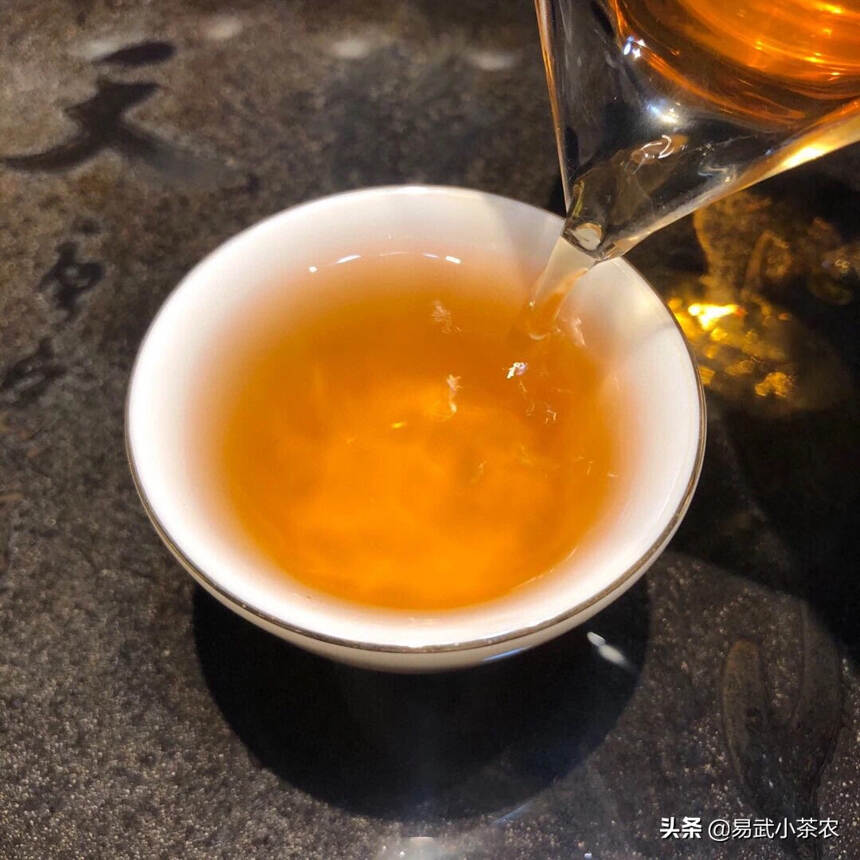 98年橙中橙黄印老生茶#普洱茶# 
布朗纯料金印古树