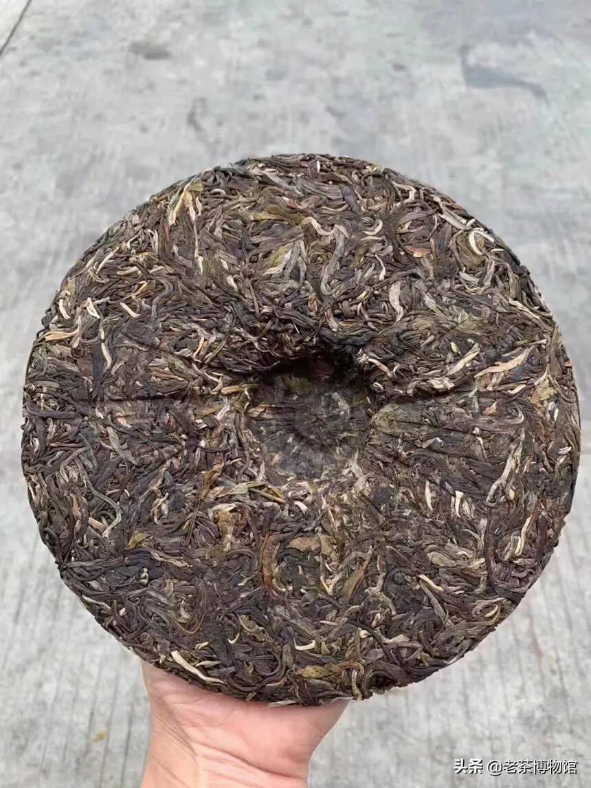 2017年兴海茶厂 冰岛古树茶，357克/片，