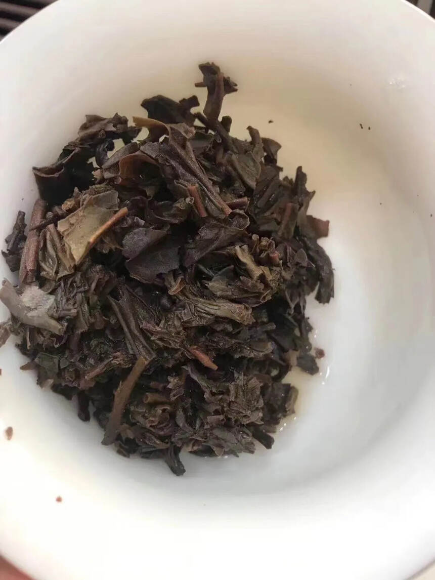 2003年小红印生饼，勐海厂内飞 #普洱茶# #茶生