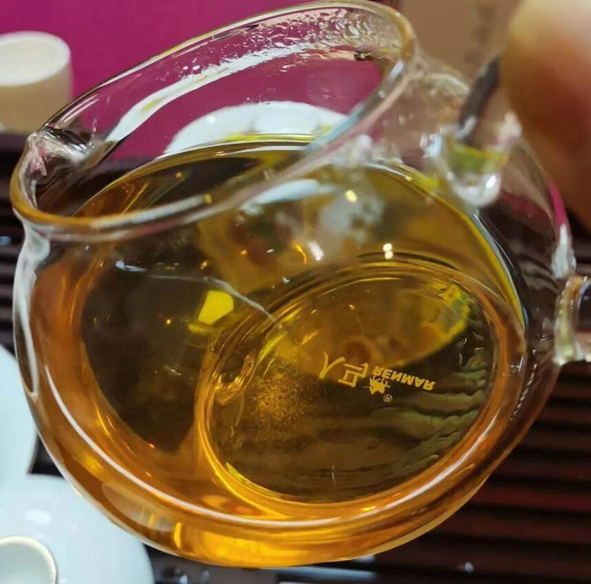 2013年易武麻黑古树茶，能代表易武茶的香甜柔滑顺！
