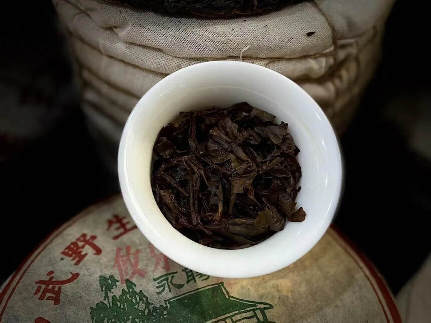 1999年古?大六?茶山，普洱生茶.
分?选别?用革