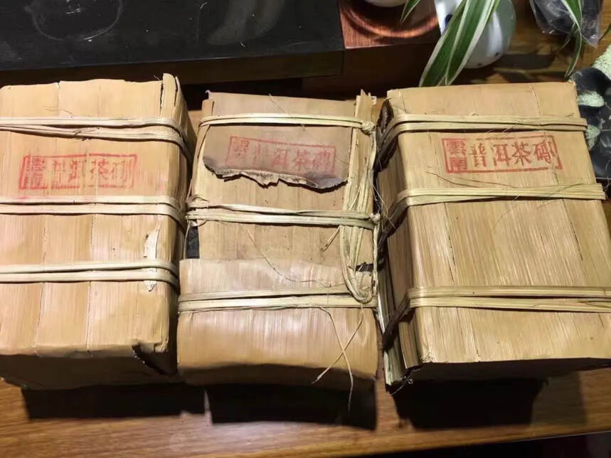 80年代竹包茶砖熟茶，250克一砖。极品熟茶。一片9