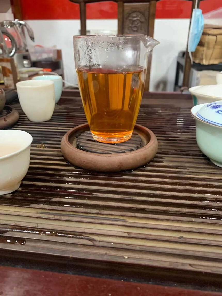 05年南糯山明前春茶乔木古树青饼
此茶精选勐海南糯山