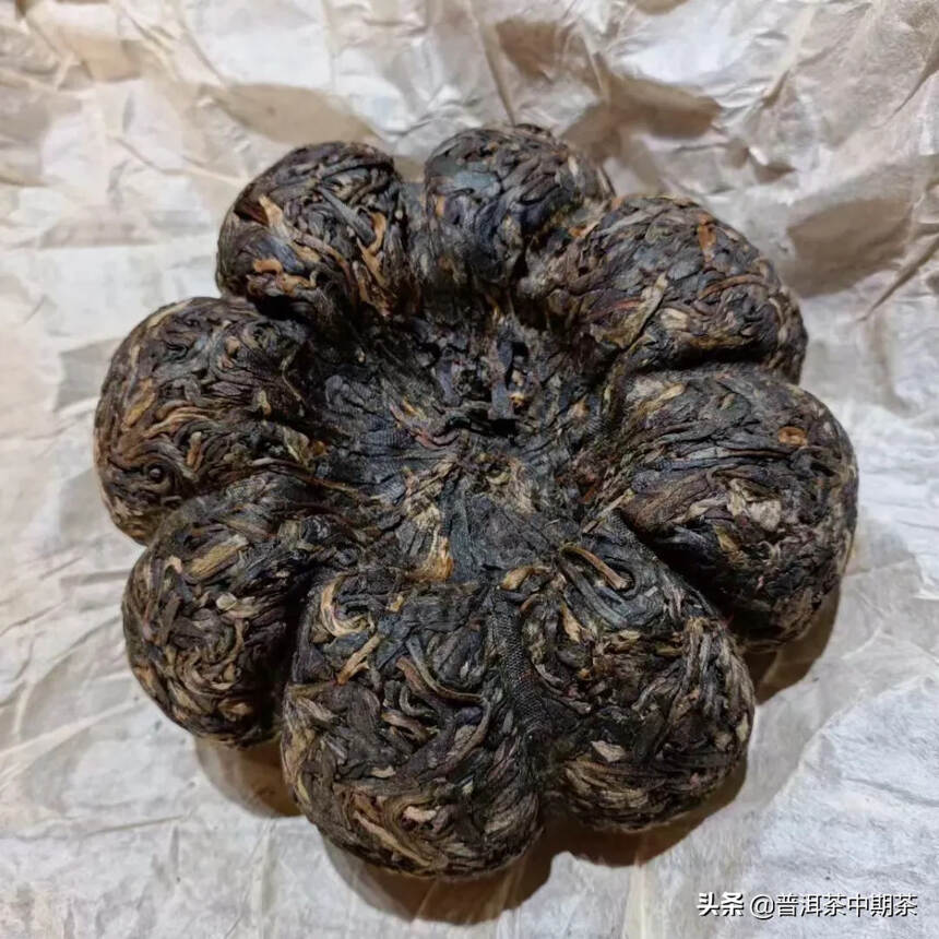 2012年班章有机金瓜贡茶，500克，一条4个，一件