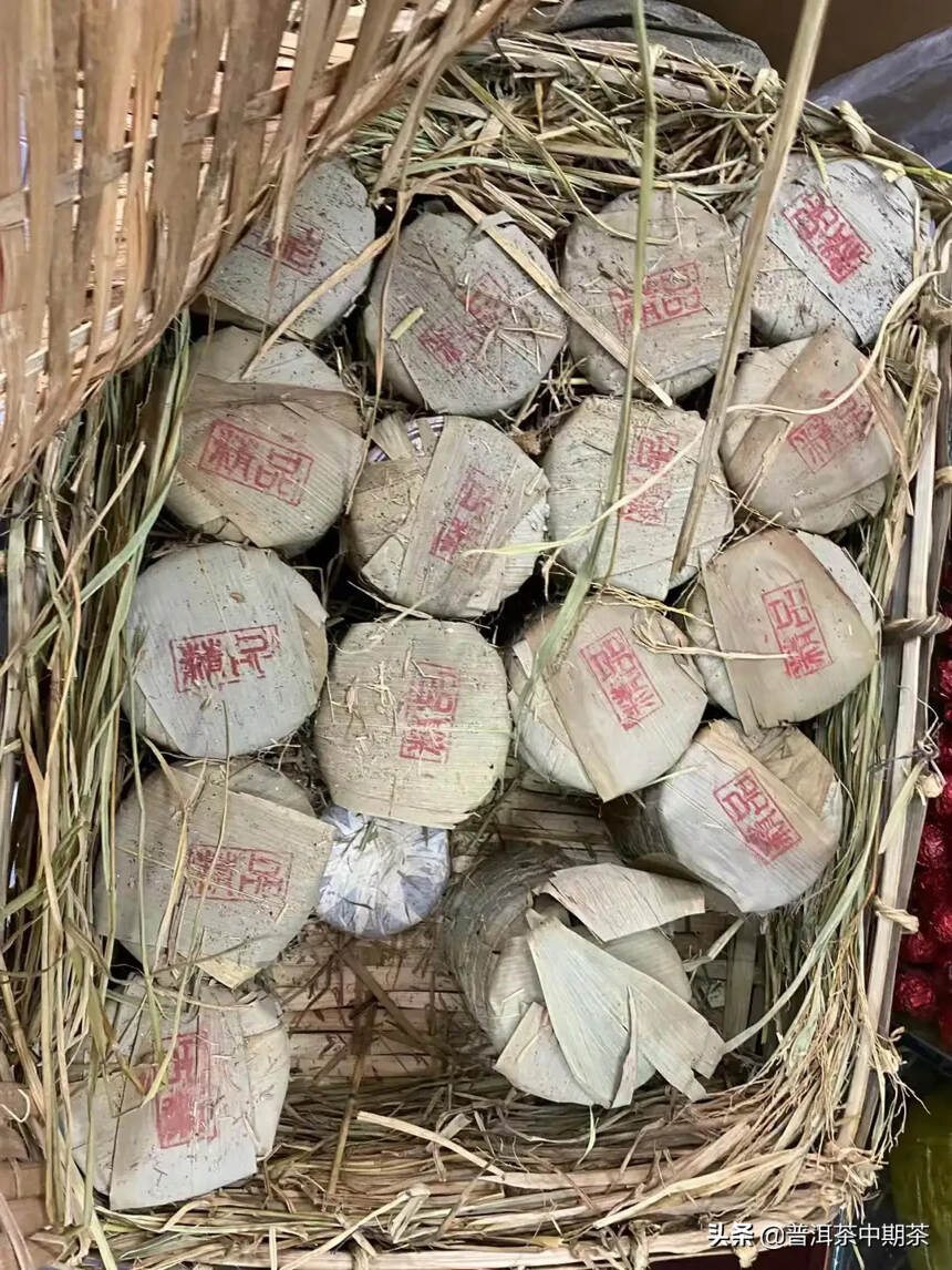 易武百年古树茶100克/饼，          10