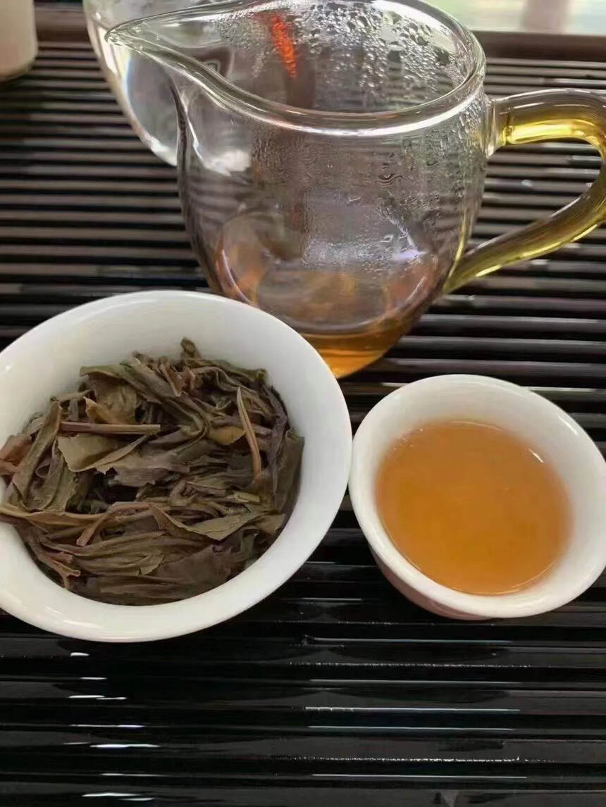 一九九七年昆明仓，同庆号七子生饼普洱茶。口感霸气，滋