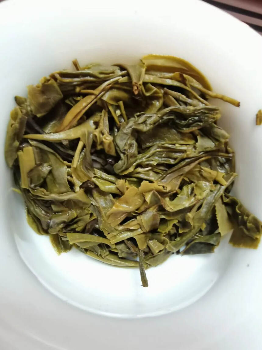 2019年刮风寨古树纯料普洱茶
喝刮风寨的茶，须得细