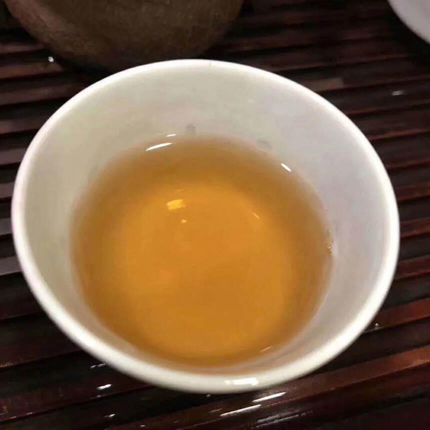 05年倚邦老树春芽，少量有年份的老生茶，茶气足，回甘