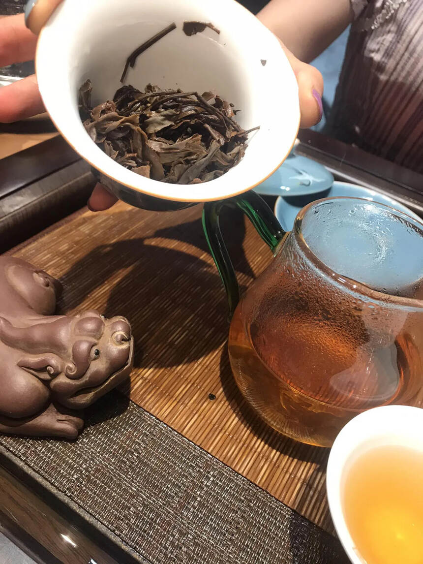06年景谷古树茶生茶饼，357克！性价比口粮茶，条索